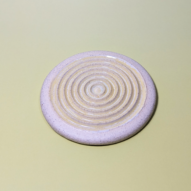 An angled view showing the sharped circular ridges.